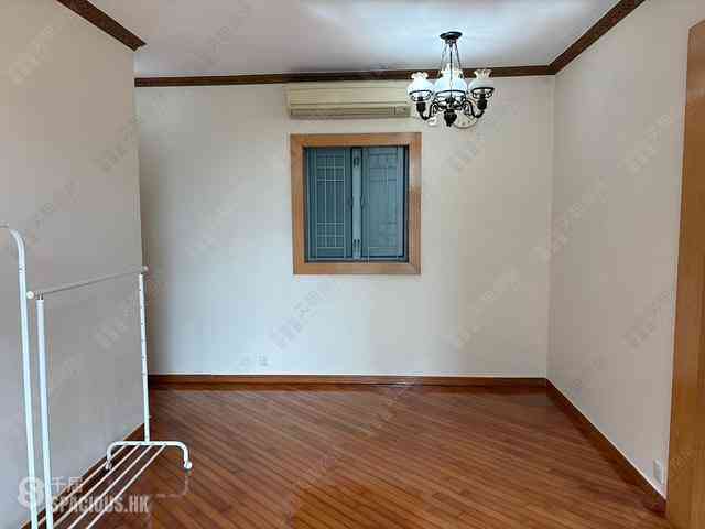 Tung Chung - Tung Chung Crescent Phase 1 Block 3 03