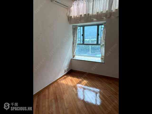 Tung Chung - Tung Chung Crescent Phase 1 Block 3 06