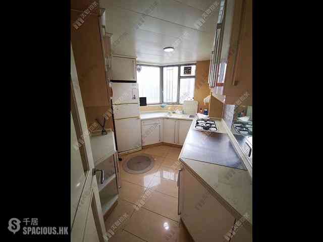 Tung Chung - Caribbean Coast Phase 2 Albany Cove Tower 8 04