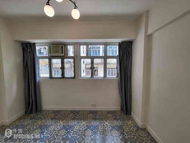 Sai Ying Pun - 75, First Street 04