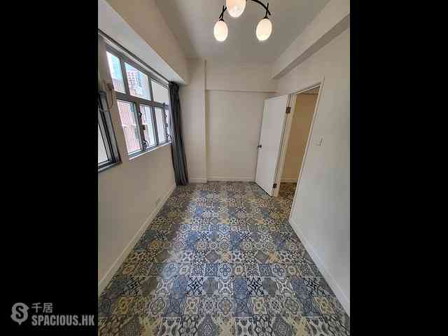 Sai Ying Pun - 75, First Street 05