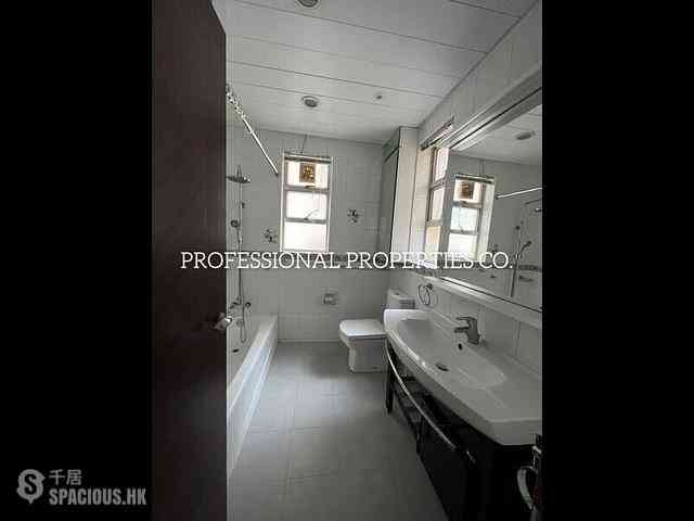 Mid Levels Central - Donnell Court 07