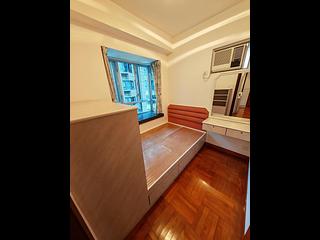 Mid Levels Central - Windsor Court 07