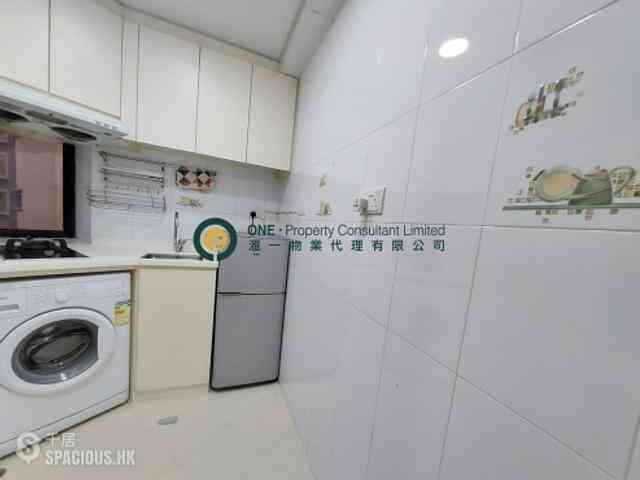 Sai Ying Pun - Kam Fung Mansion 03