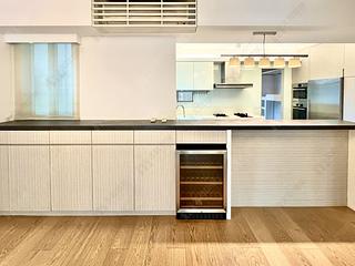 Mid Levels Central - Robinson Place 02