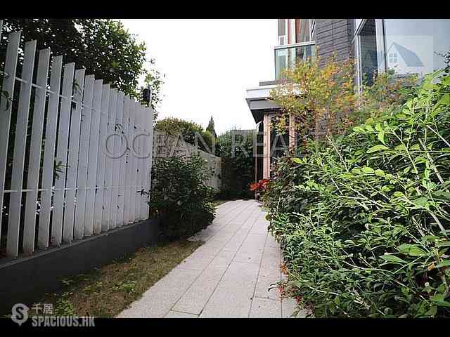 Clear Water Bay - Mount Pavilia 01