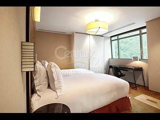 Repulse Bay - The Lily 04