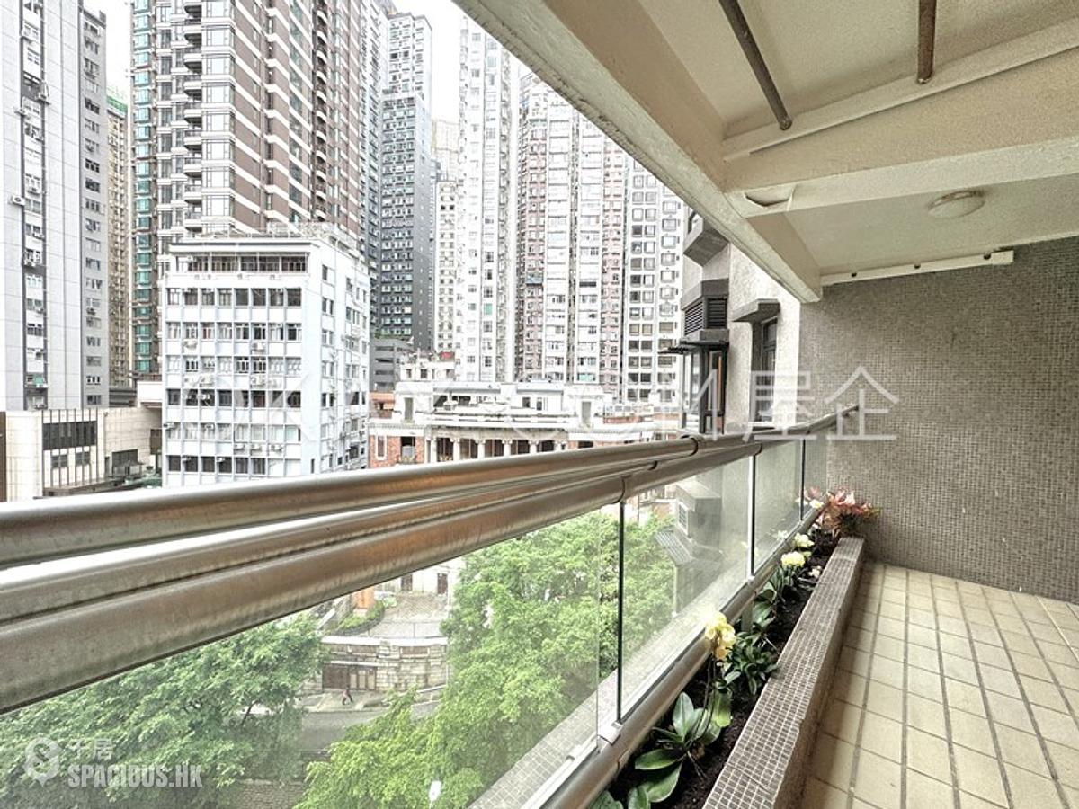 Soho - Albron Court 01