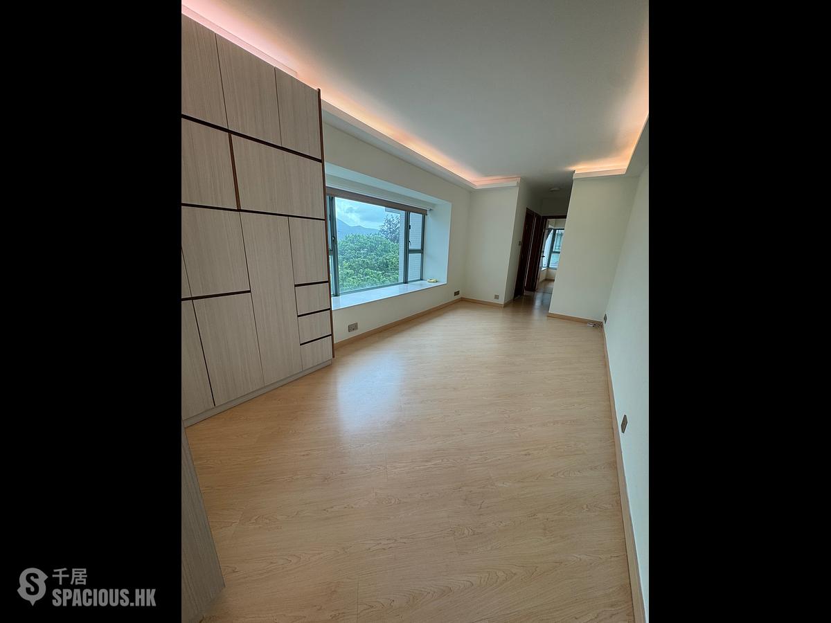Tung Chung - Seaview Crescent Block 3 01