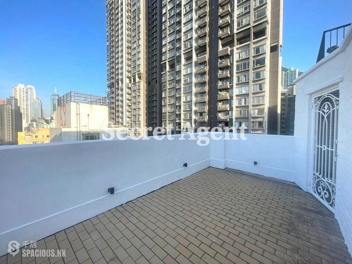 Sai Ying Pun - Fung King Court 01