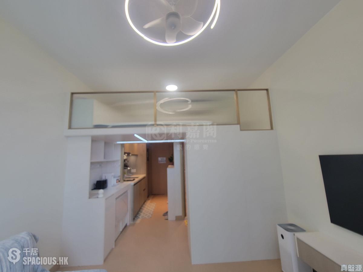 Cheung Sha Wan - Grand Victoria 01