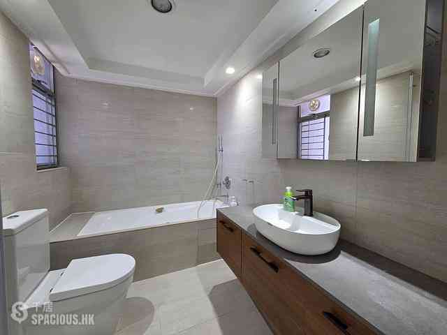 West Kowloon - The Waterfront Phase 2 Block 7 09