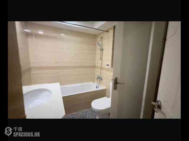 West Kowloon - The Waterfront Phase 2 Block 7 04