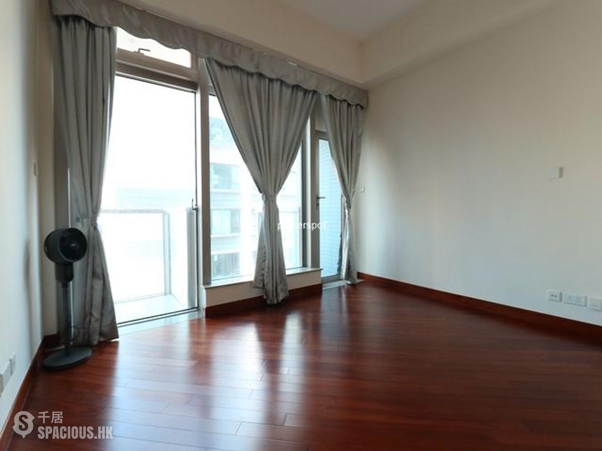 Wan Chai - The Avenue Phase 2 01
