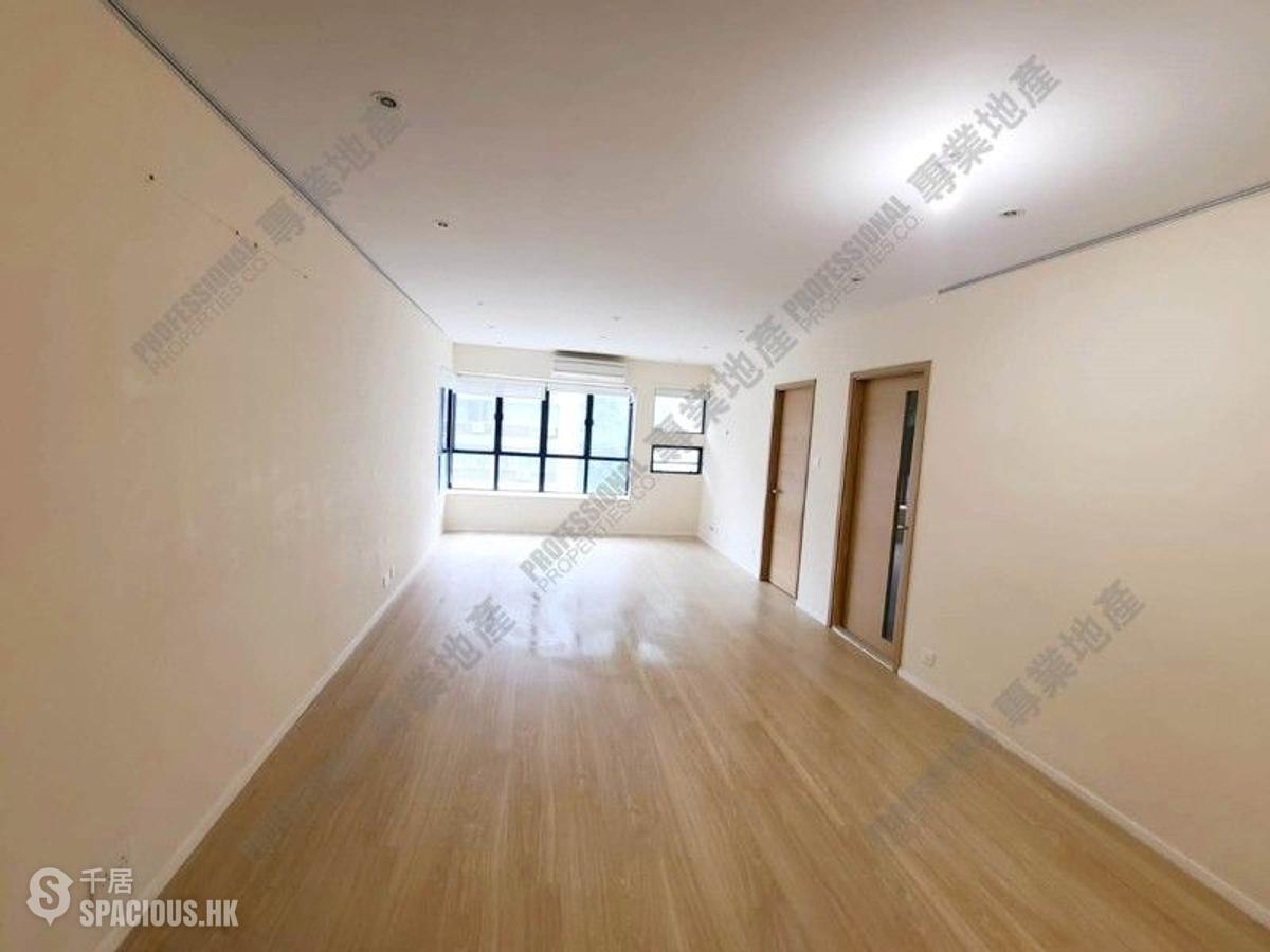 Mid Levels Central - Elegant Terrace 01