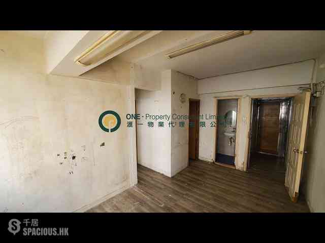 Sai Ying Pun - Yue Tak House 02