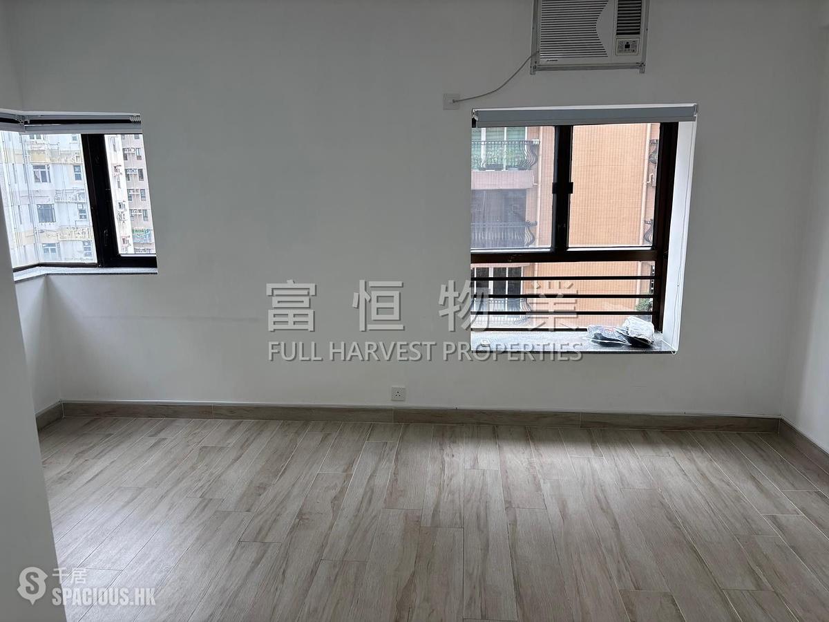 Happy Valley - Ming's Court 01