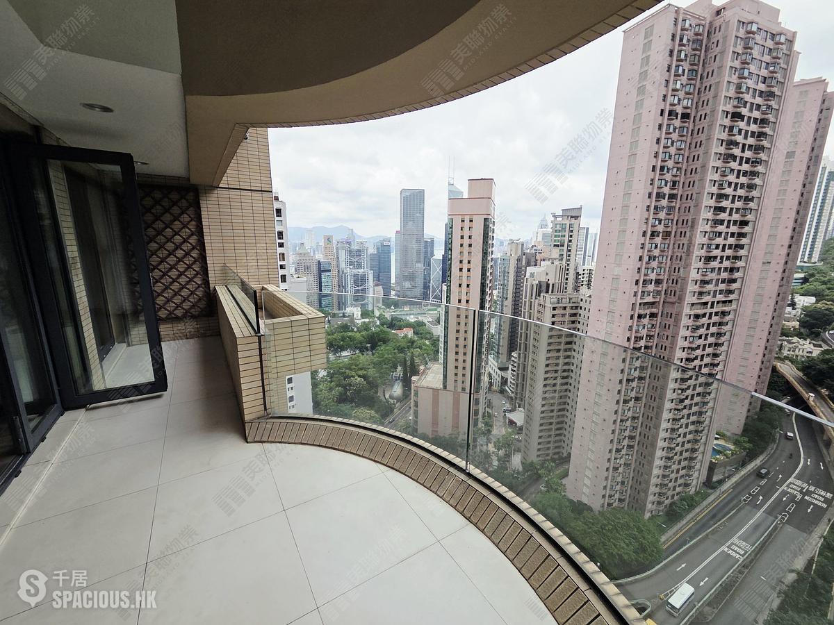 Mid Levels Central - Garden Terrace 01