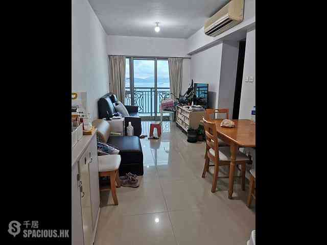 Kennedy Town - The Merton 01