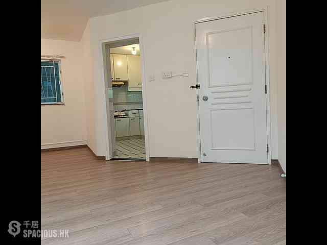 Ap Lei Chau - South Horizons Phase 2 Yee Wan Court (Block 15) 02