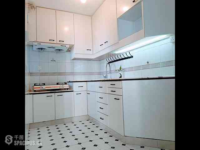 Ap Lei Chau - South Horizons Phase 2 Yee Wan Court (Block 15) 03