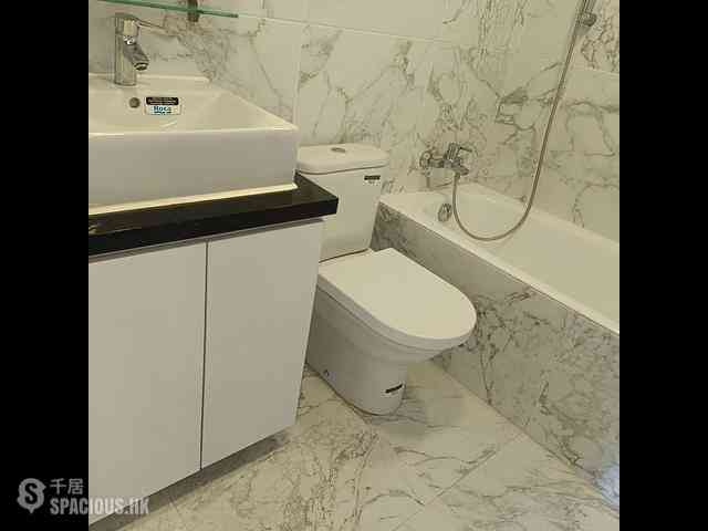 Ap Lei Chau - South Horizons Phase 2 Yee Wan Court (Block 15) 04