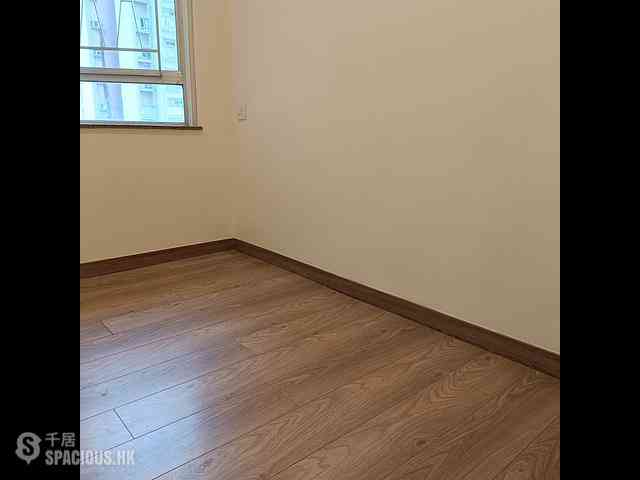 Ap Lei Chau - South Horizons Phase 2 Yee Wan Court (Block 15) 08