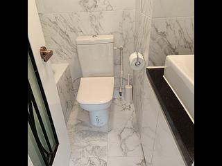 Ap Lei Chau - South Horizons Phase 2 Yee Wan Court (Block 15) 11