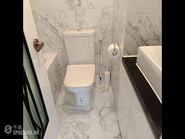 Ap Lei Chau - South Horizons Phase 2 Yee Wan Court (Block 15) 11