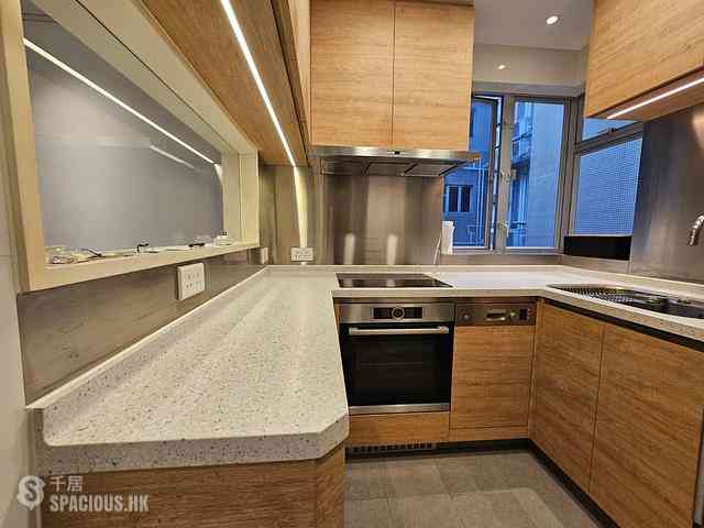 West Kowloon - The Waterfront Phase 2 05