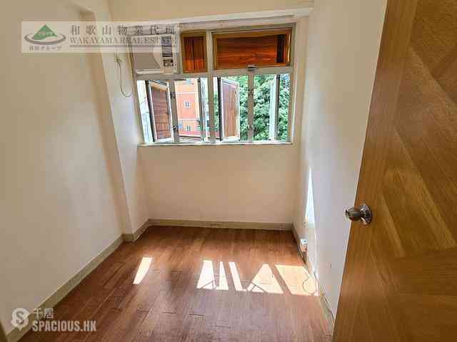 Sai Ying Pun - 105-107, High Street 09