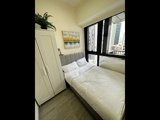 Sai Ying Pun - The Queens 03