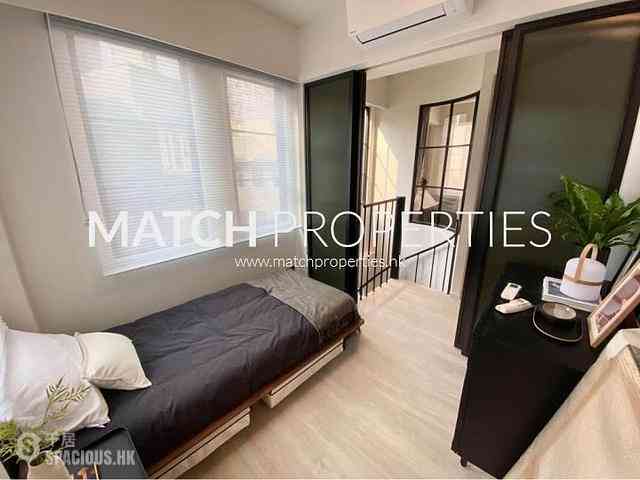 Central - 52, Gage Street 11