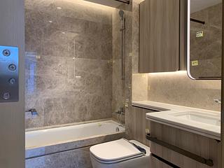 Wong Chuk Hang - The Southside Phase 1 Southland Tower 2A 08
