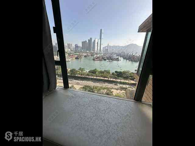 Tai Kok Tsui - Island Harbourview Block 9 05