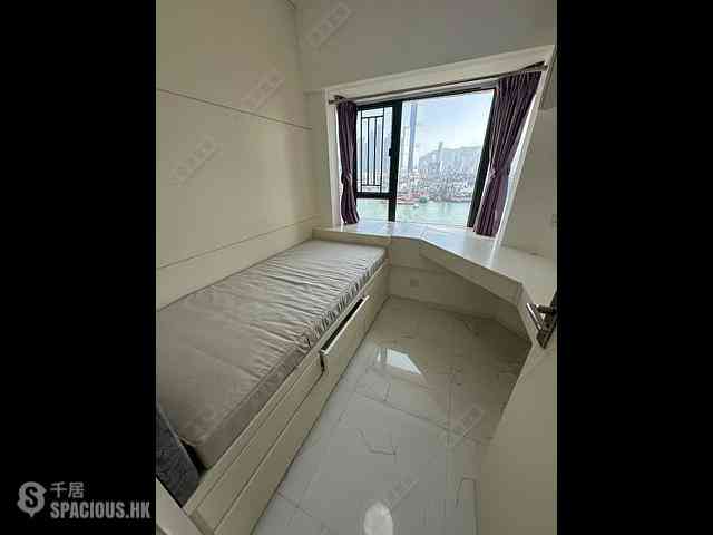 Tai Kok Tsui - Island Harbourview Block 9 09