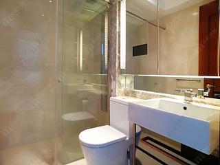 Wan Chai - The Avenue Phase 2 Block 2 06