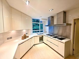 Mid Levels Central - Tregunter Block 2 03