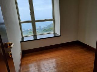 The Peak - The Mount Austin Block 5 02