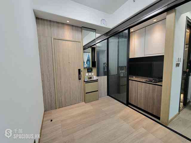 Sai Ying Pun - Two・Artlane 01