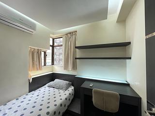 Mid Levels Central - Roc Ye Court 02