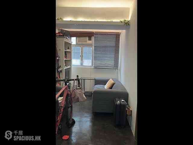Sheung Wan - 28-30, Queen Street 01