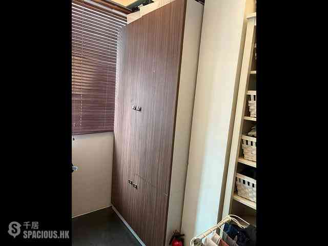 Sheung Wan - 28-30, Queen Street 06