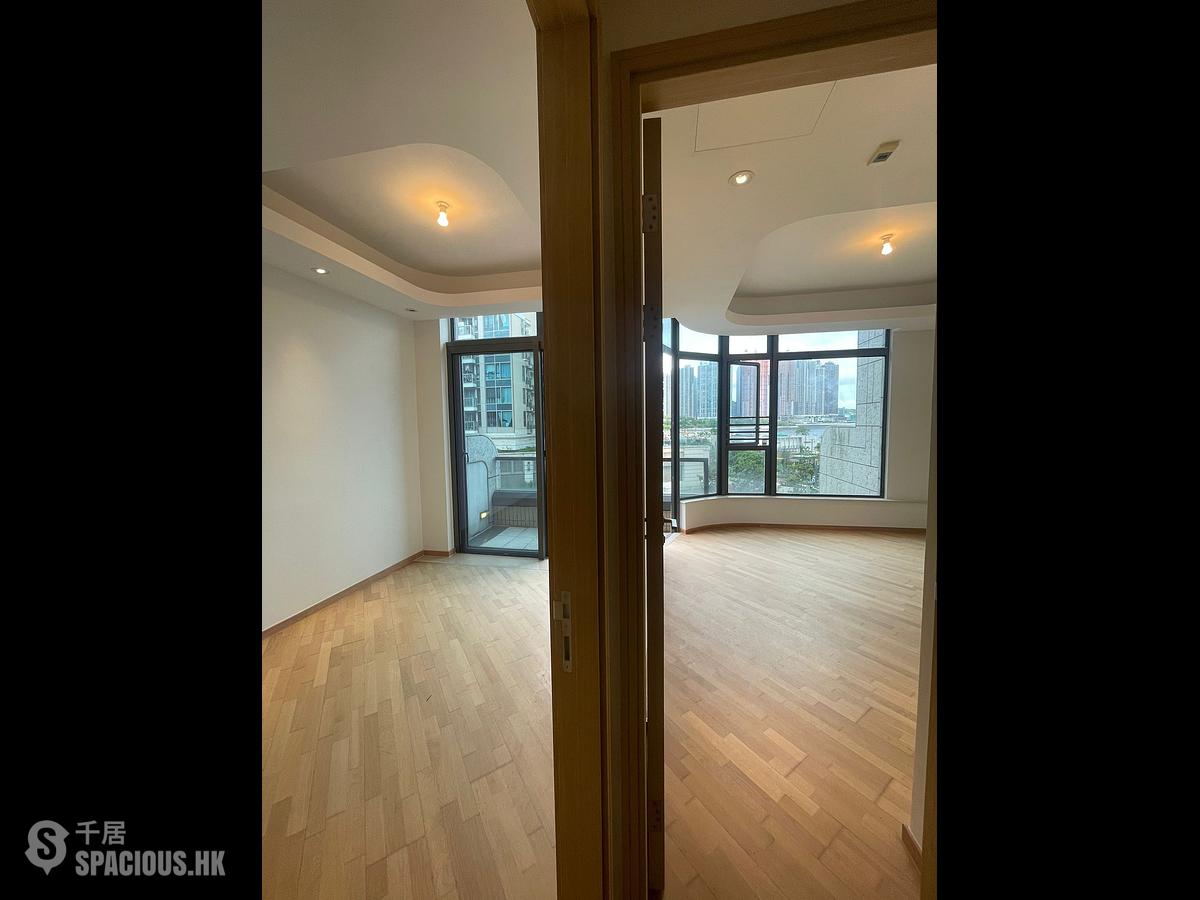 Tseung Kwan O - Alto Residences 01