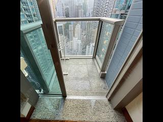 Wan Chai - The Avenue Phase 2 Block 3 07