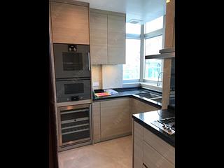 Wan Chai - The Avenue Phase 2 Block 3 03