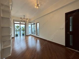 Wan Chai - The Avenue Phase 2 Block 3 06