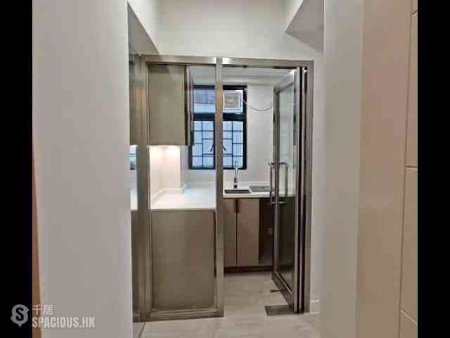 Sheung Wan - 64, Bonham Strand 01