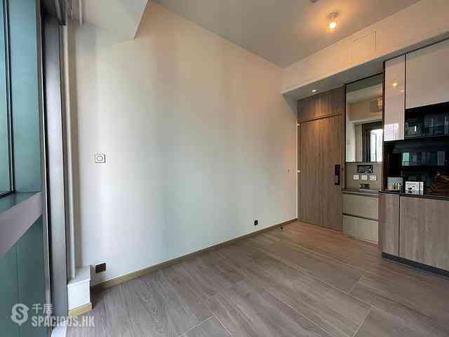 Sai Ying Pun - Two・Artlane 01