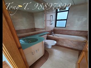 Mid Levels Central - Fairlane Tower 07